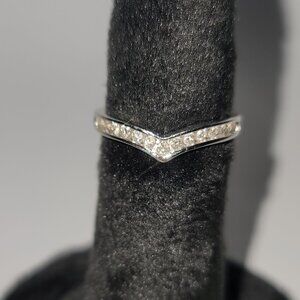 14K White Gold Ring With .25cttw Channel Set White Diamonds - Size 7